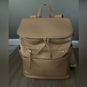 Elkie & Co capri tan